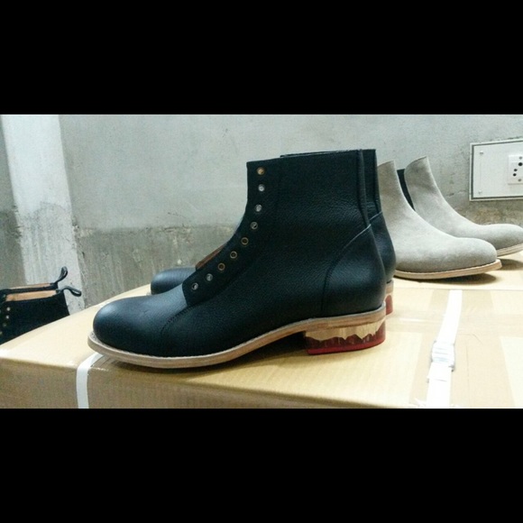 New Distant Future Brand D/FGeralds reds Size 10.5